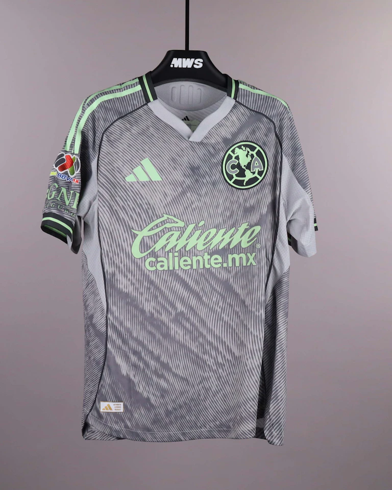 来自Club América的Patricio Salas球衣