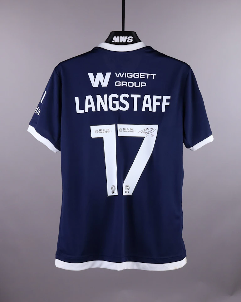 来自Millwall的Macaulay Langstaff球衣