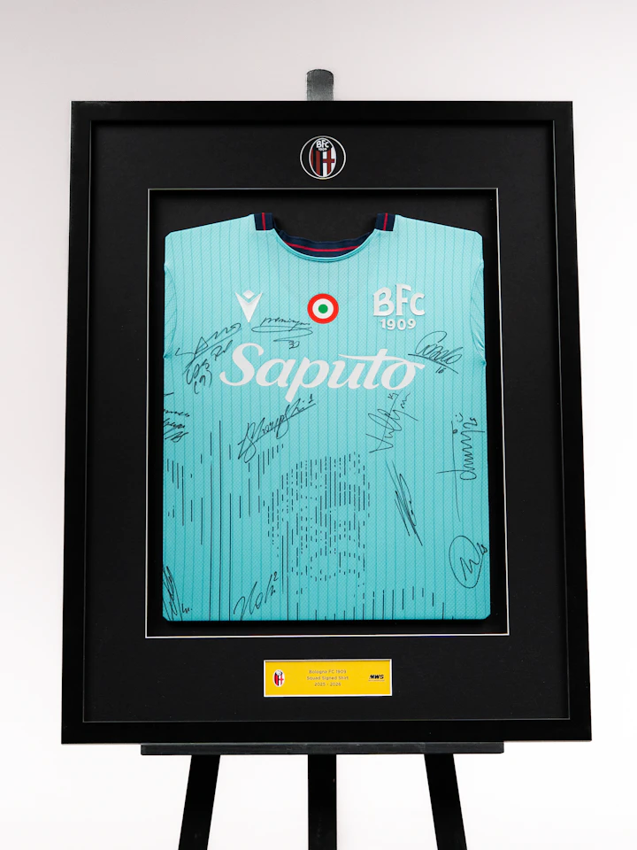 Classic Edition Framed Squad Signed Shirt