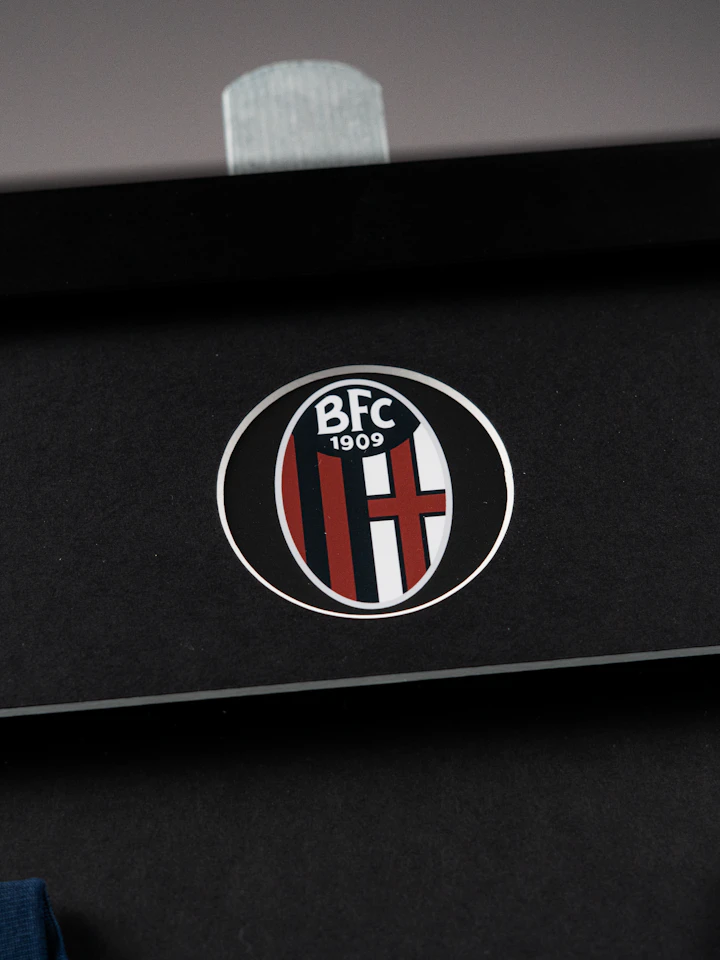 Classic Edition Framed Squad Signed Shirt