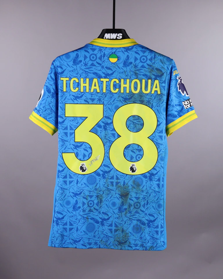 Wolverhampton Wanderers 팀의 Jackson Tchatchoua 셔츠