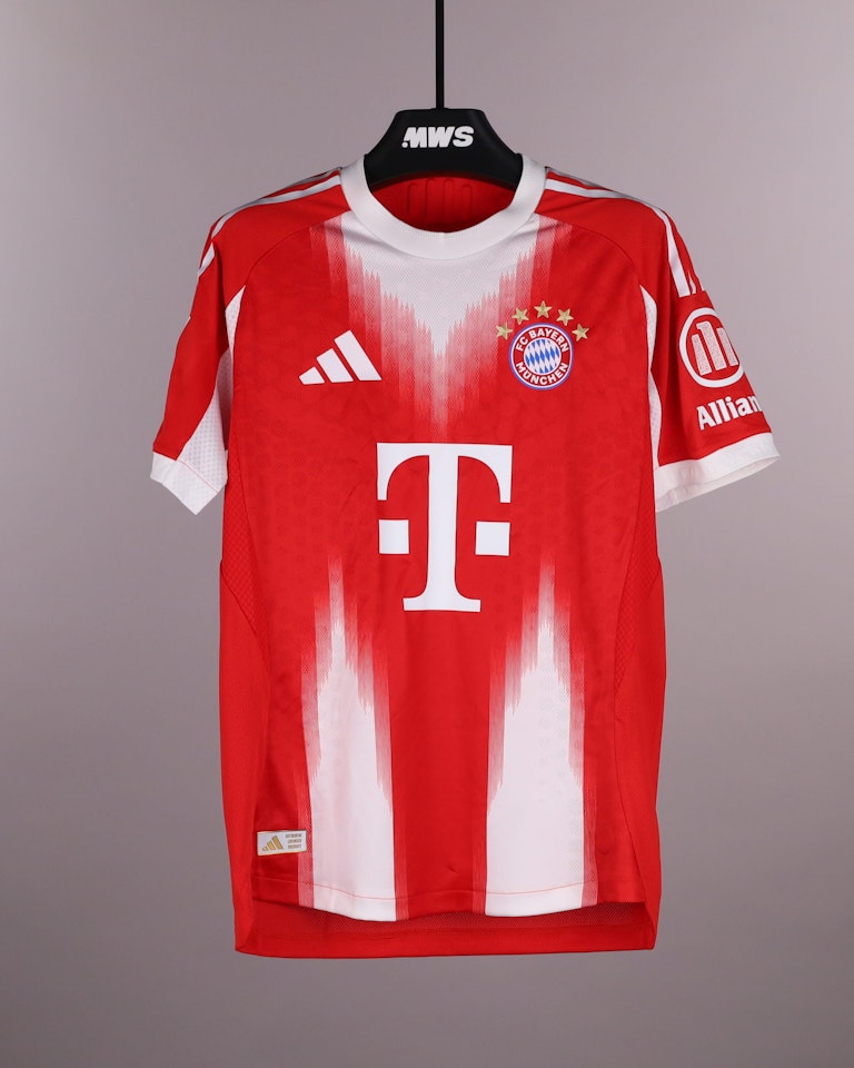 Serge Gnabry FC Bayern München shirt