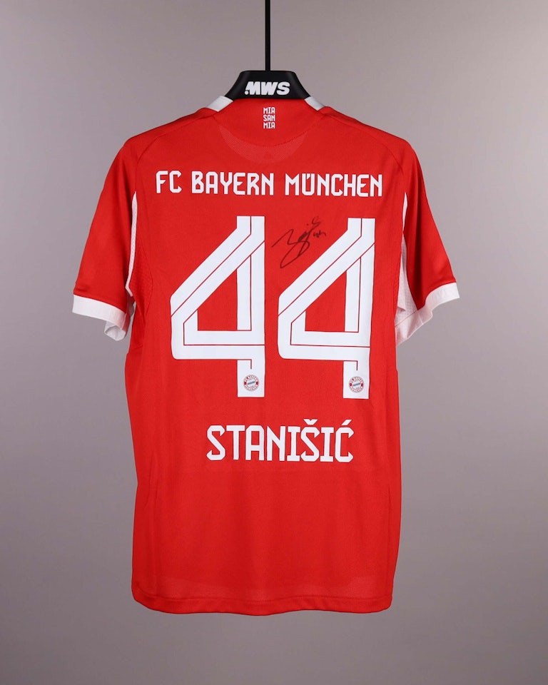 Josip Stanišić FC Bayern München shirt