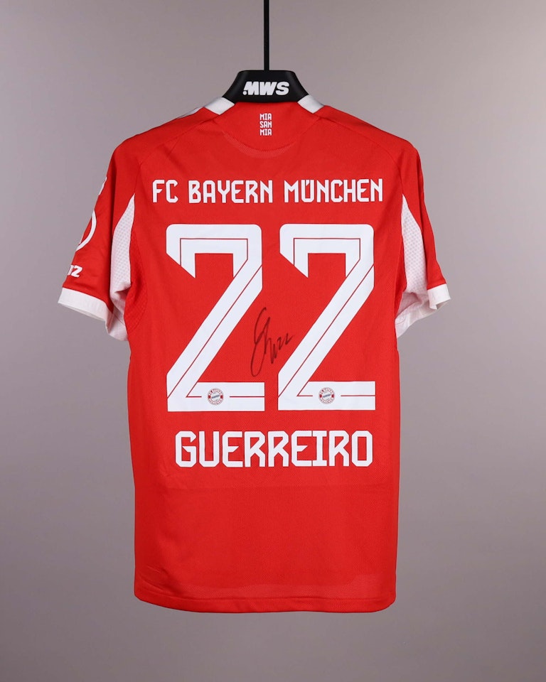Raphaël Guerreiro FC Bayern München shirt