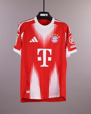 Raphaël Guerreiro FC Bayern München shirt