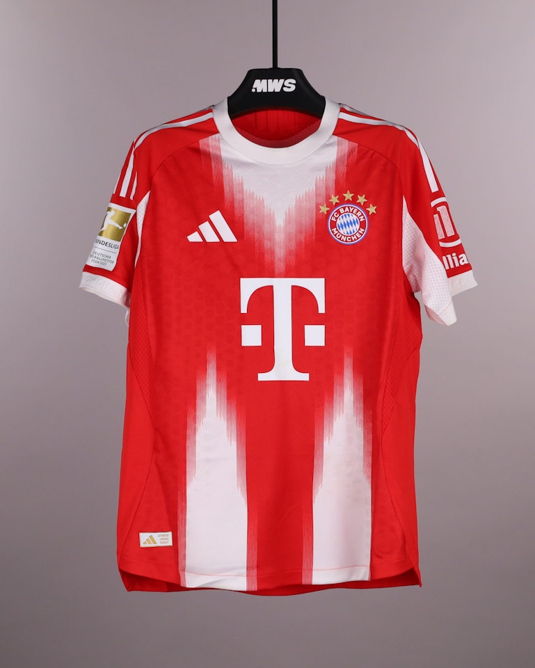 Dayot Upamecano FC Bayern München shirt