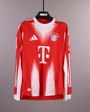 Lennart Karl FC Bayern München shirt