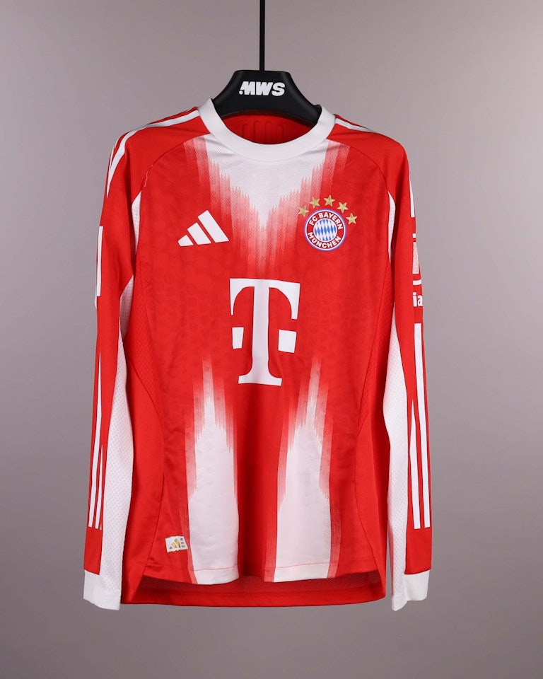 Lennart Karl FC Bayern München shirt