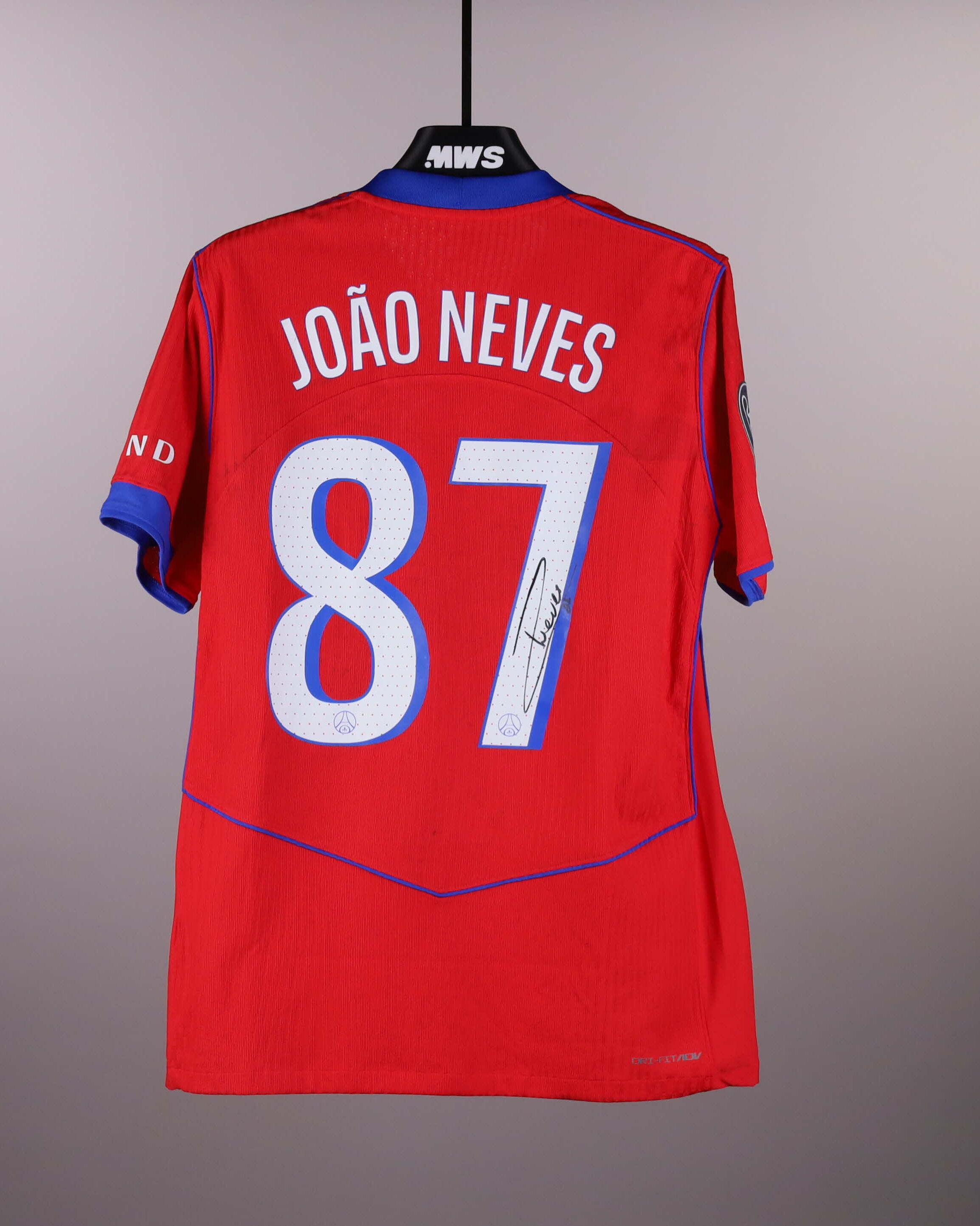 João Neves Paris Saint-Germain shirt