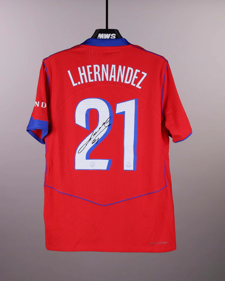 Lucas Hernández Paris Saint-Germain shirt