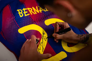 Marc Bernal FC Barcelona forması