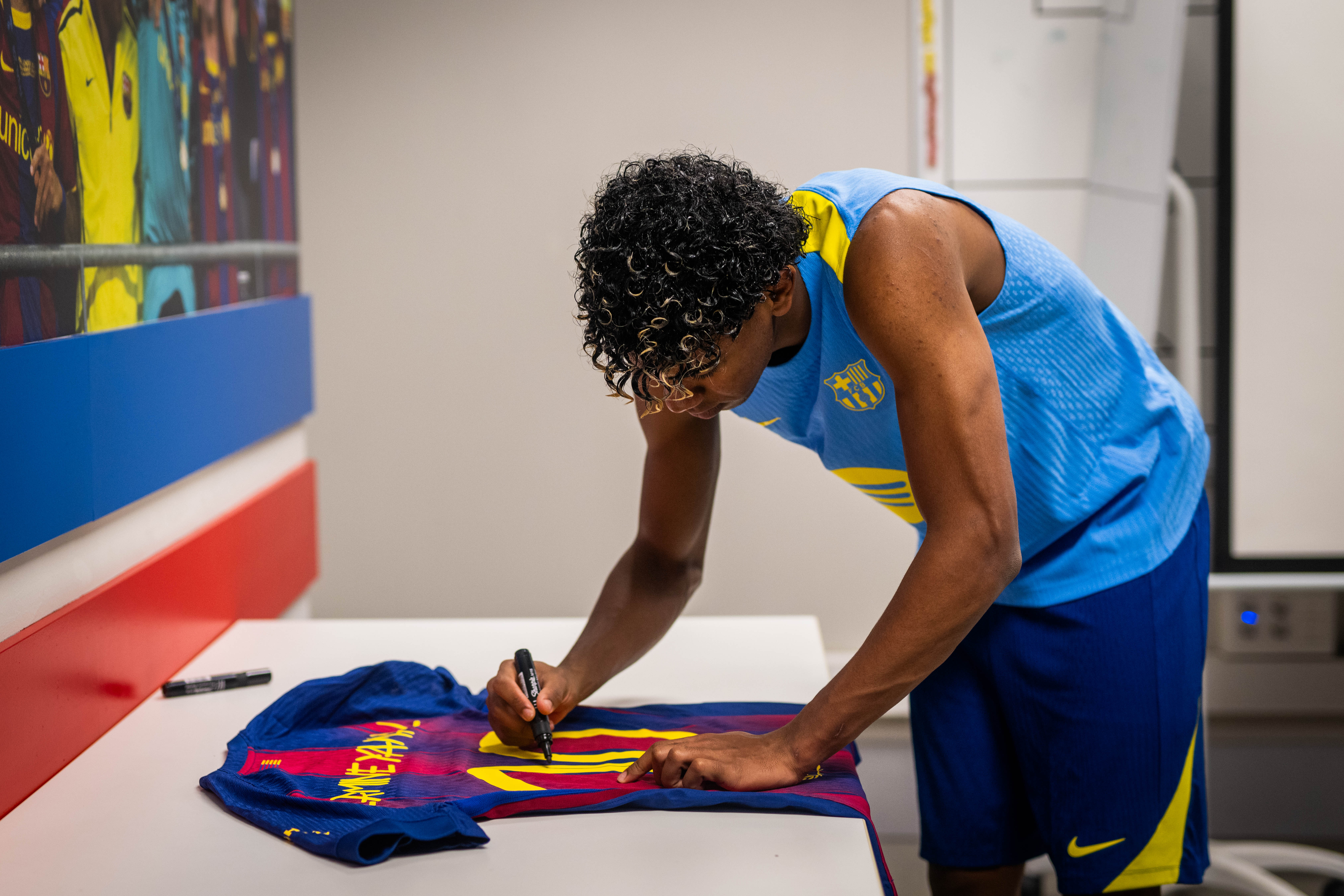 Lamine Yamal  FC Barcelona shirt