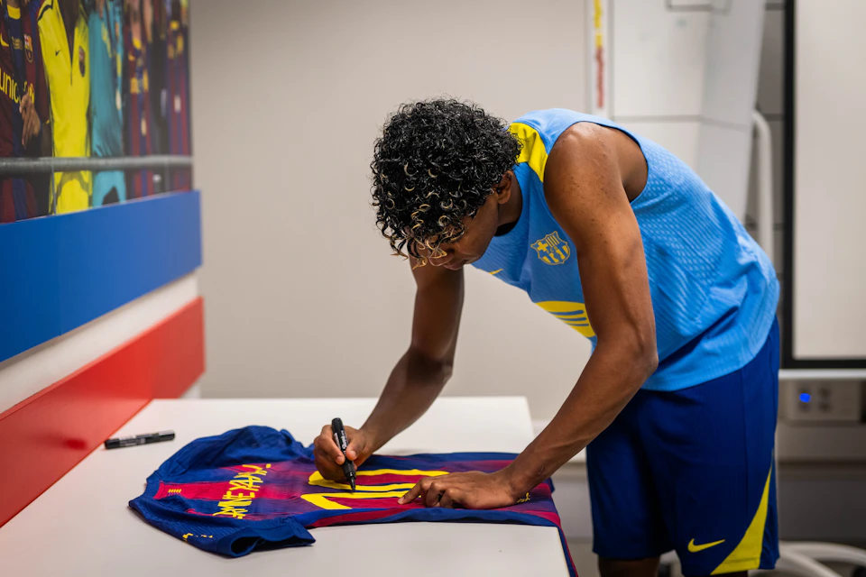 Lamine Yamal  FC Barcelona forması