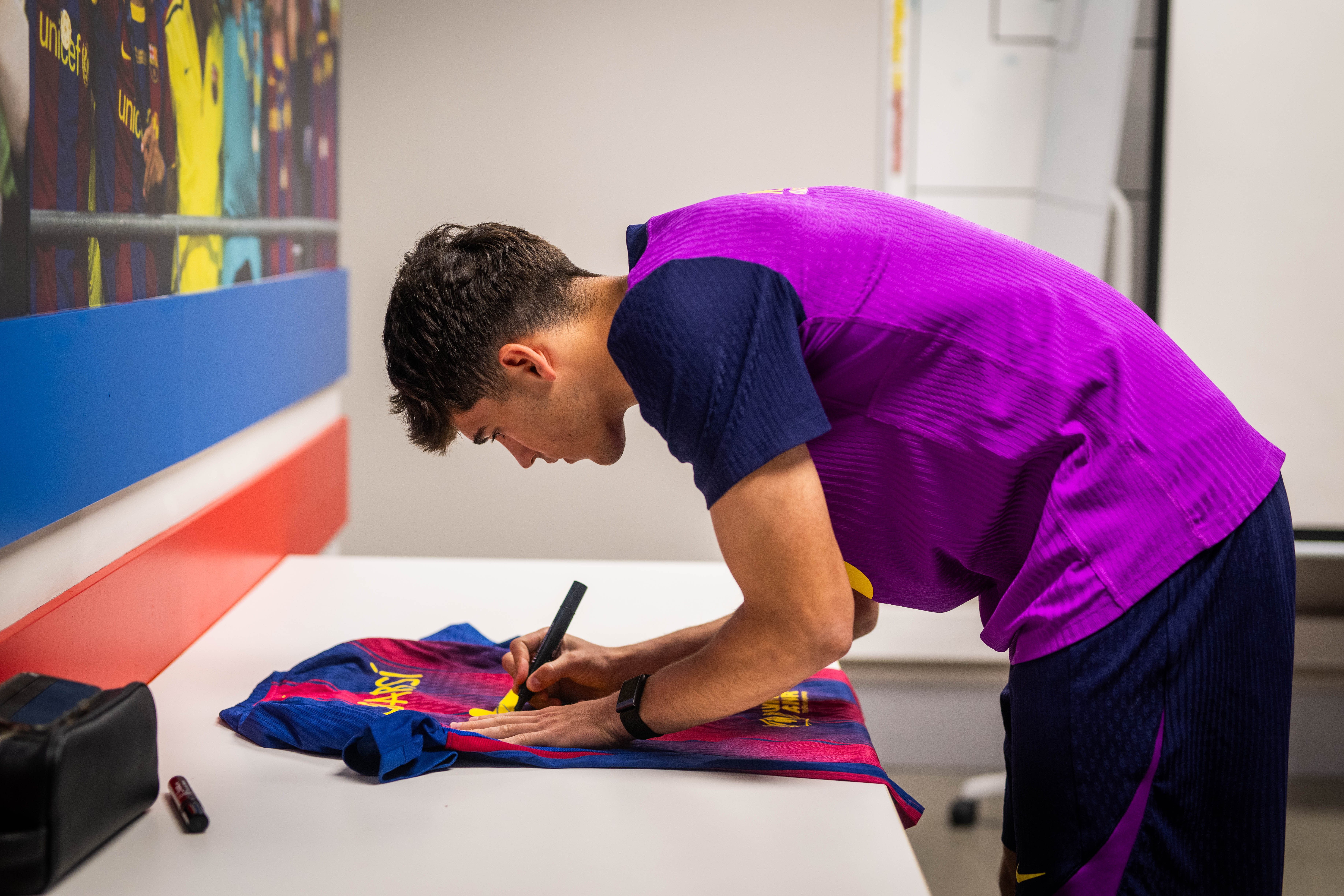 Pau Cubarsí | FC Barcelona - Newcastle United | MatchWornShirt