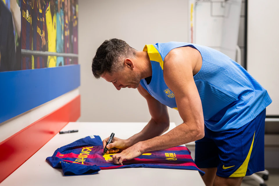Robert Lewandowski FC Barcelona camisa.