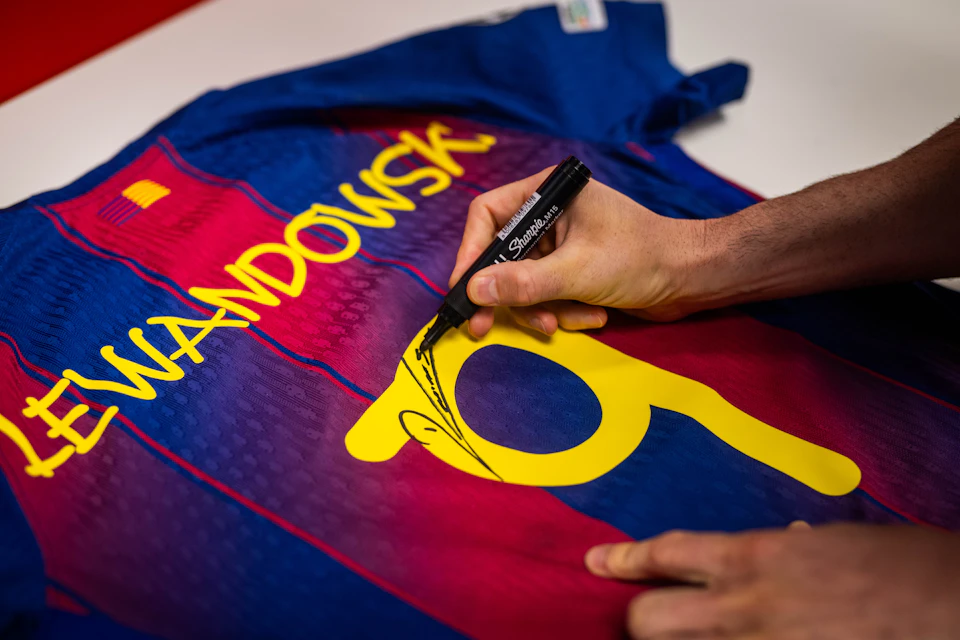 Robert Lewandowski FC Barcelona camisa.