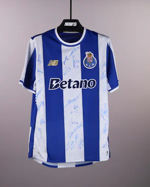 Squad Signed Shirt | FC Porto