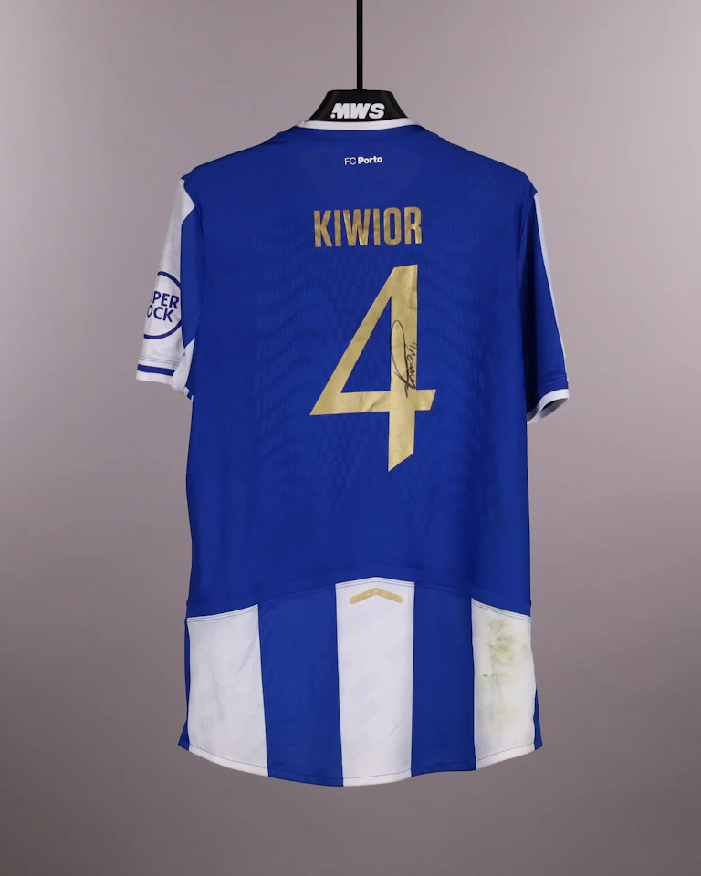 Jakub Kiwior FC Porto camisa.