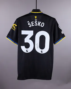 来自Manchester United的Benjamin Šeško球衣