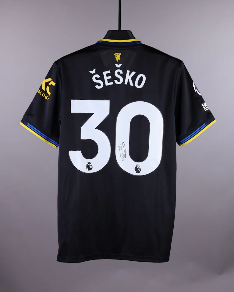 来自Manchester United的Benjamin Šeško球衣
