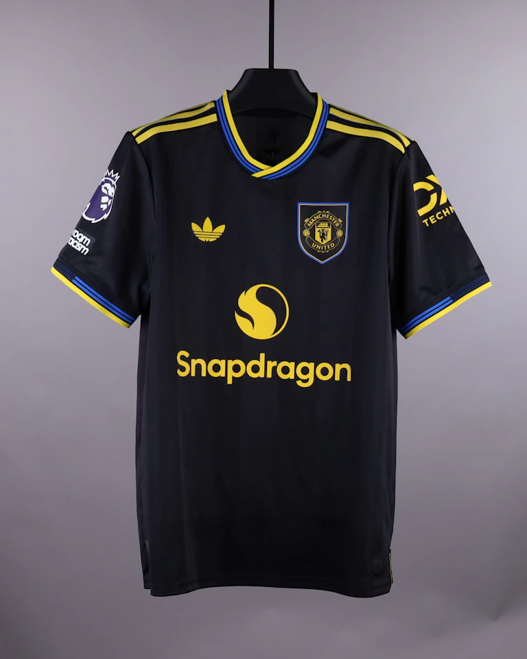 来自Manchester United的Benjamin Šeško球衣