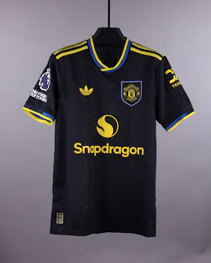 来自Manchester United的Bryan Mbeumo球衣