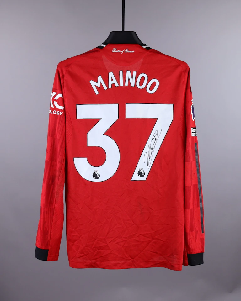 Kobbie Mainoo Manchester United shirt