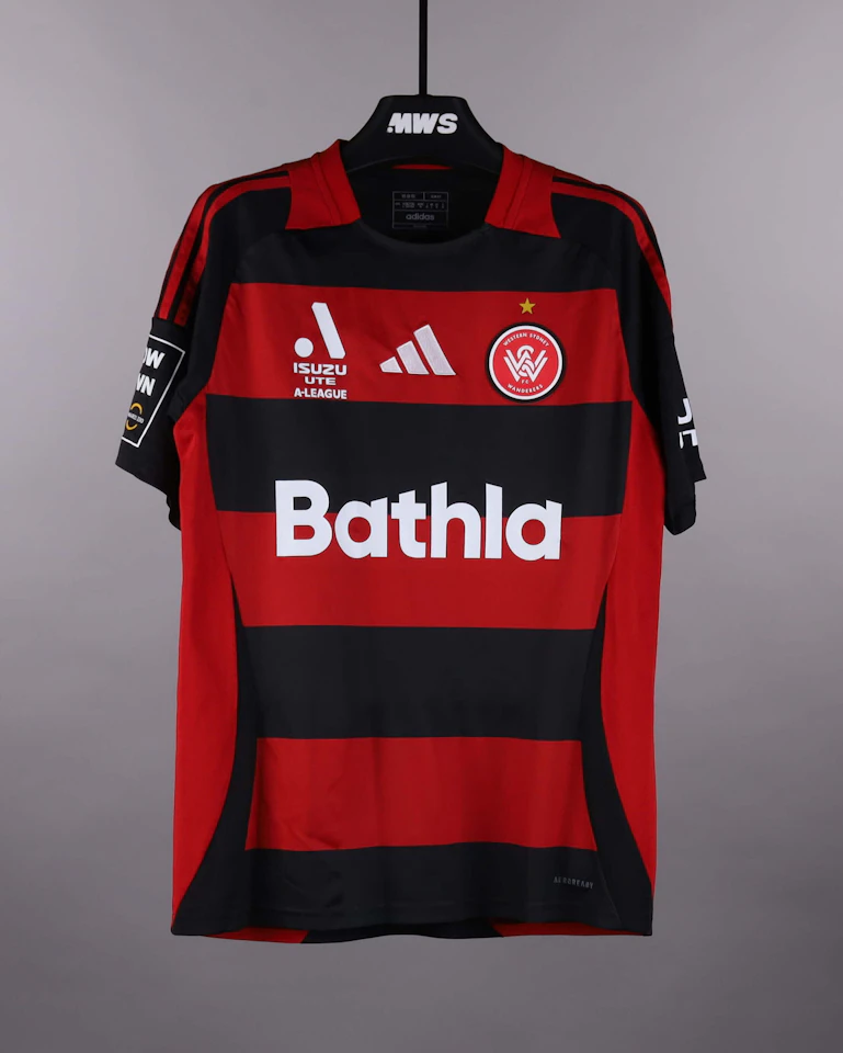 Nathan Barrie Western Sydney Wanderers のシャツ