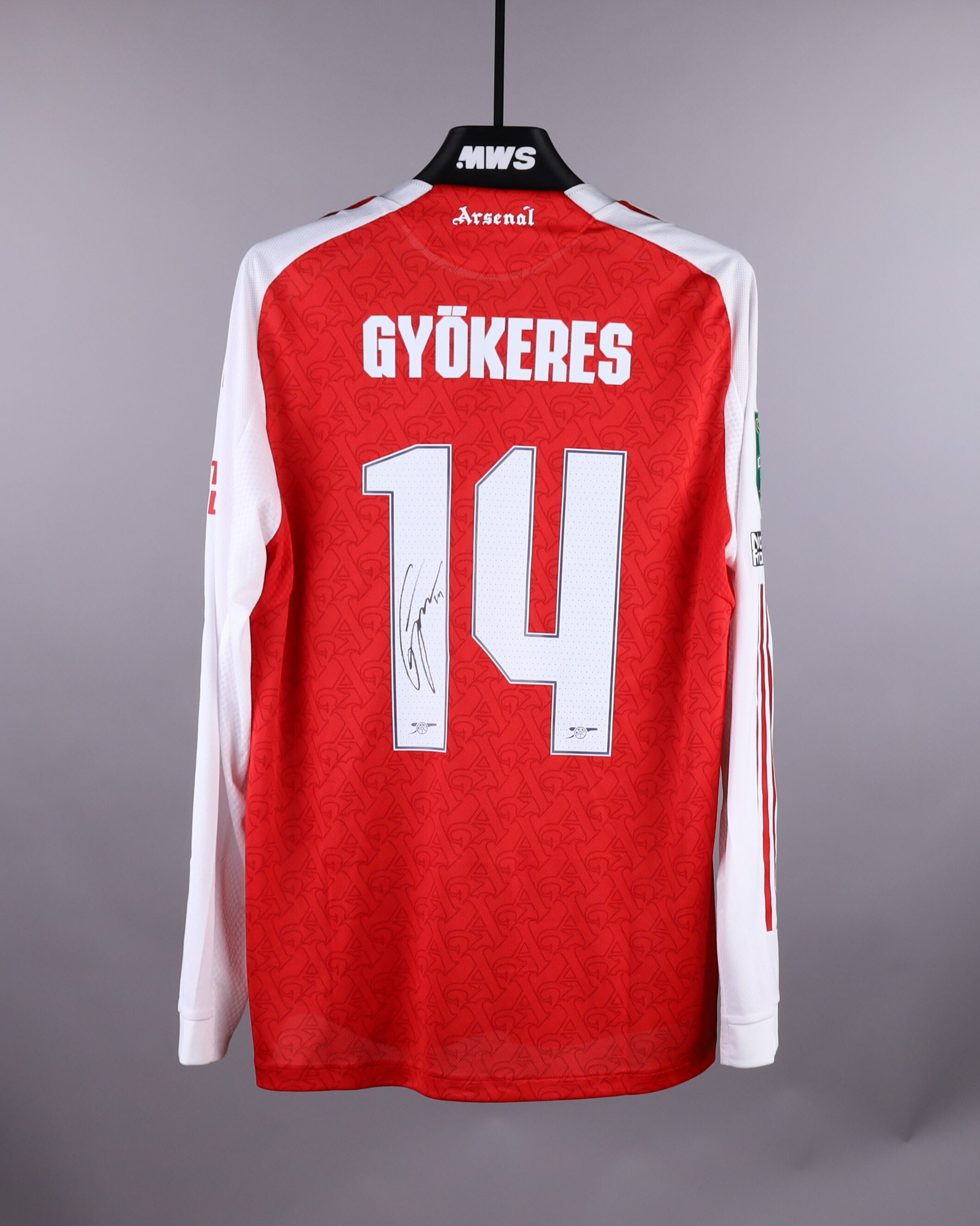 Viktor Gyökeres Arsenal shirt