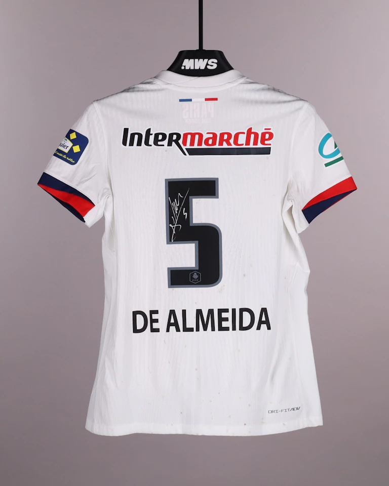 来自Paris Saint-Germain Féminines的Elisa De Almeida球衣