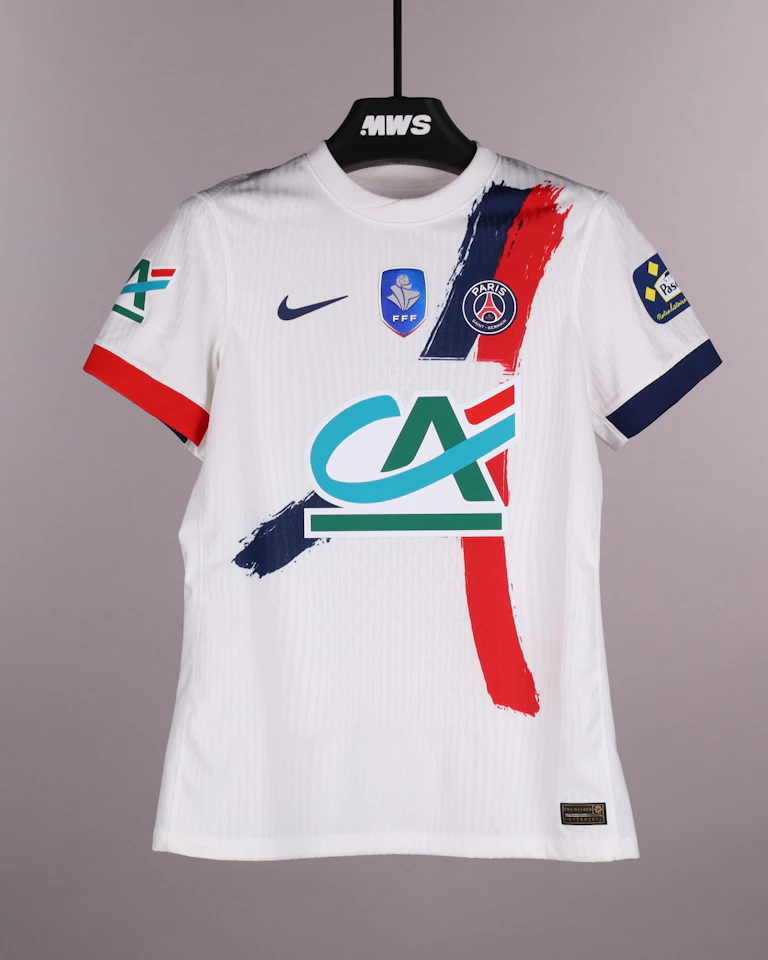 来自Paris Saint-Germain Féminines的Elisa De Almeida球衣