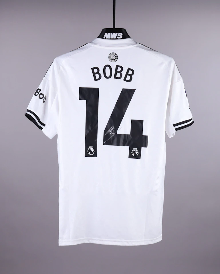 Fulham 팀의 Oscar Bobb 셔츠