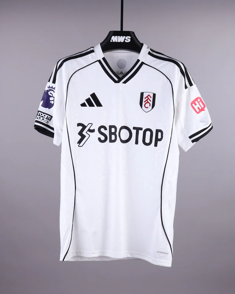 Fulham 팀의 Oscar Bobb 셔츠