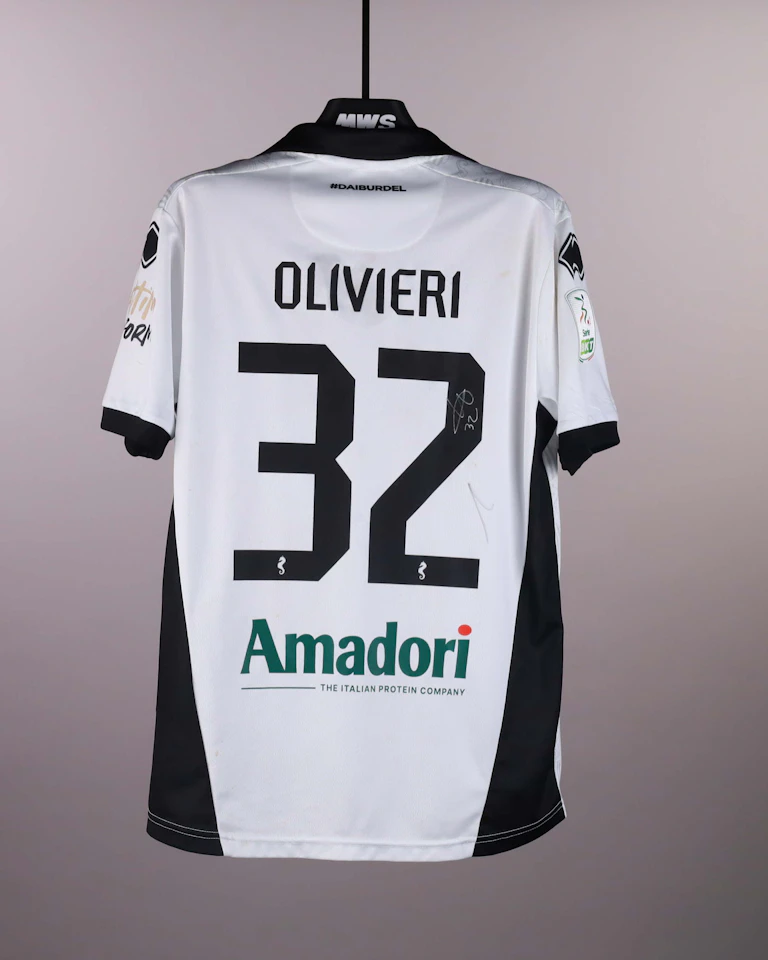 来自Cesena FC的Marco Olivieri球衣
