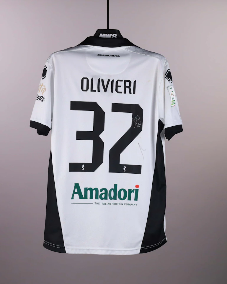 来自Cesena FC的Marco Olivieri球衣