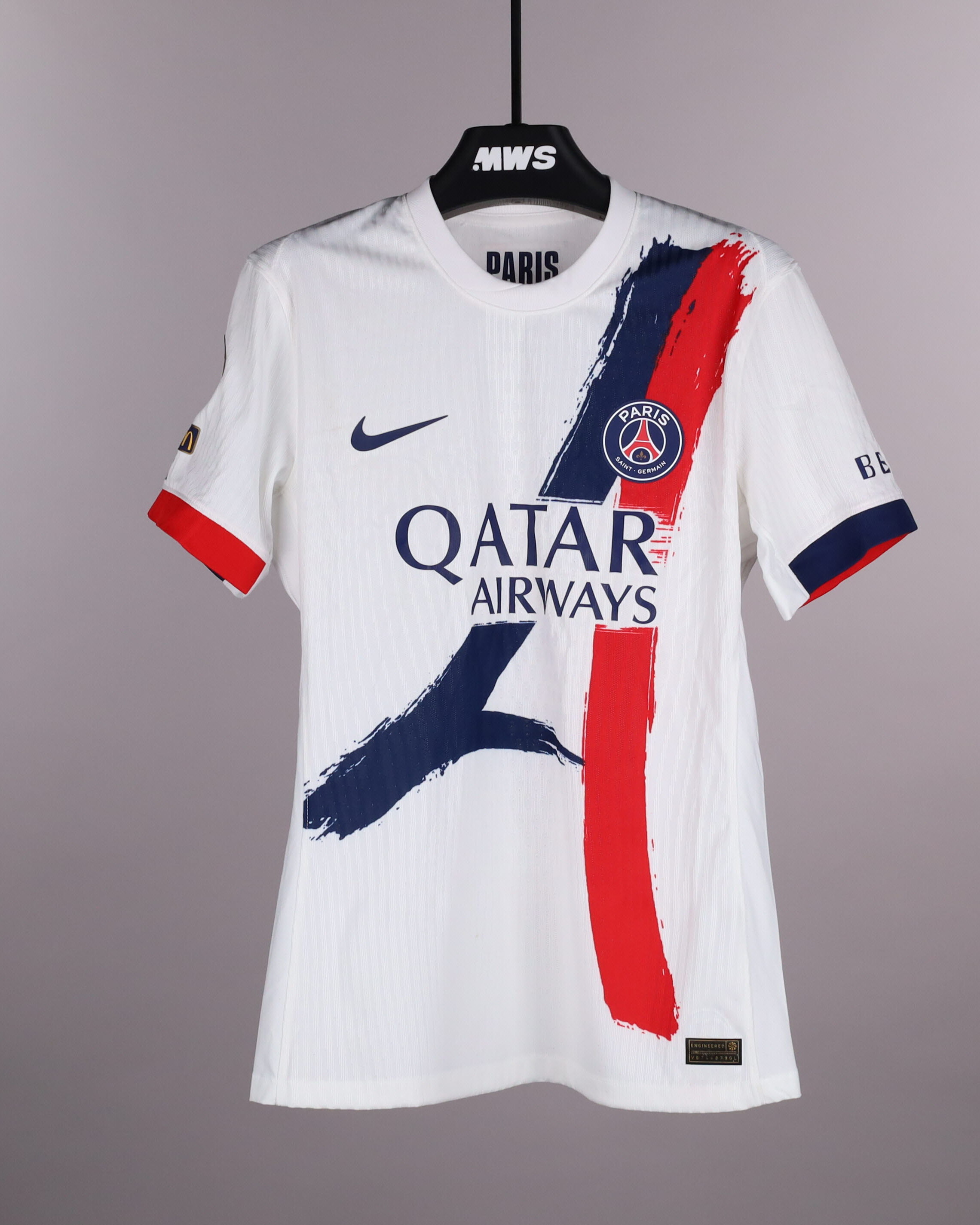 Vitinha Paris Saint-Germain shirt