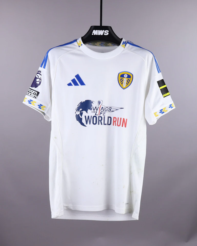 来自Leeds United的Ao Tanaka 田中碧球衣