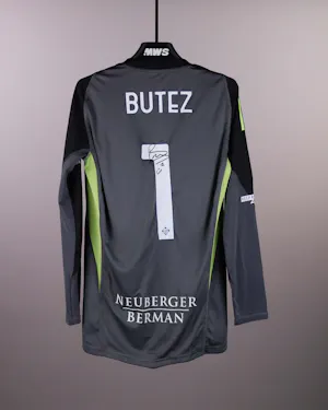 来自Como 1907的Jean Butez球衣