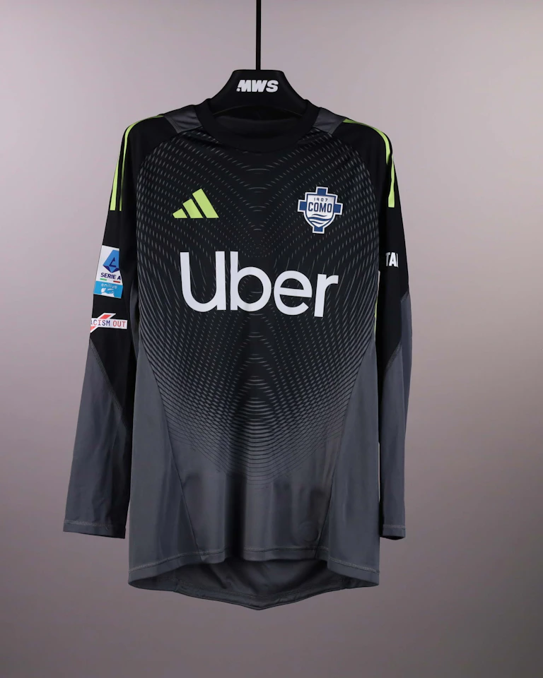 来自Como 1907的Jean Butez球衣