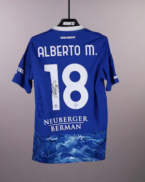 来自Como 1907的Alberto Moreno Pérez球衣