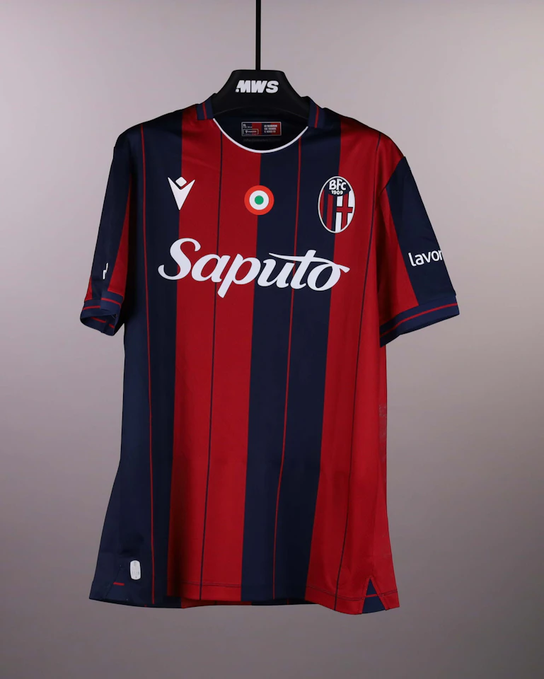 来自Bologna Fc 1909的Riccardo Orsolini球衣