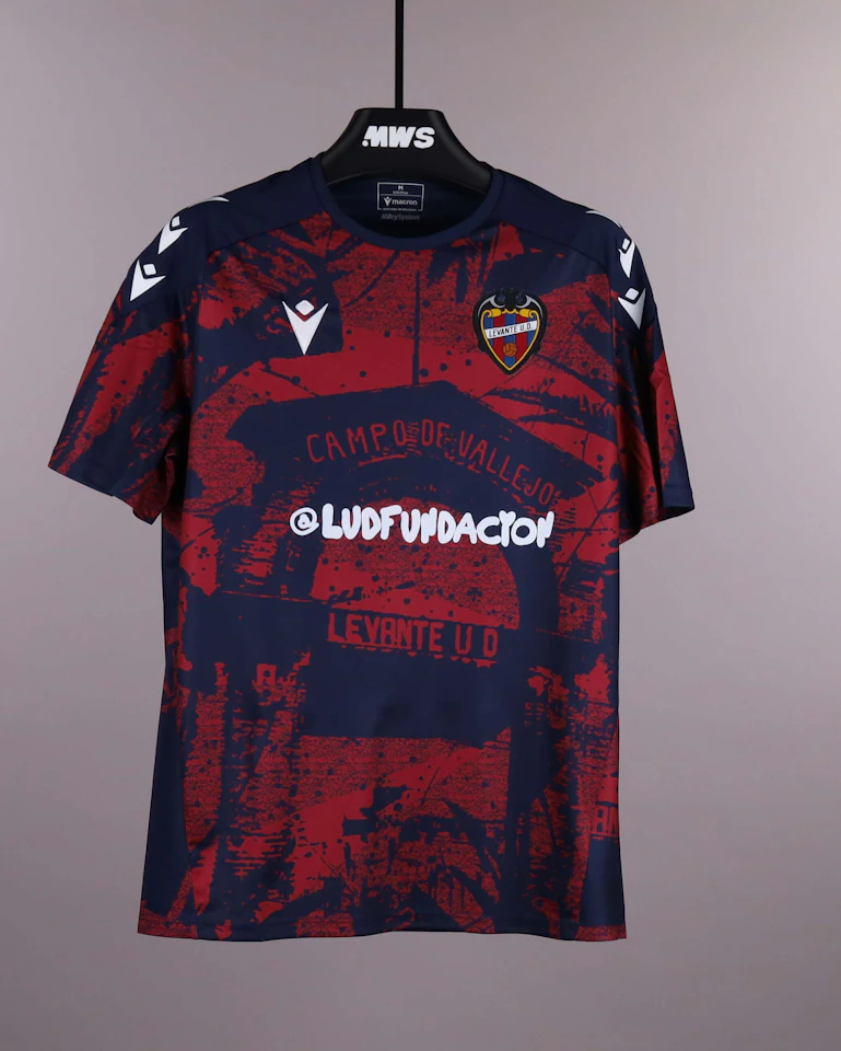 来自Levante UD的Adrián De la Fuente球衣