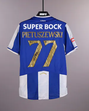 来自FC Porto的Oskar Pietuszewski球衣