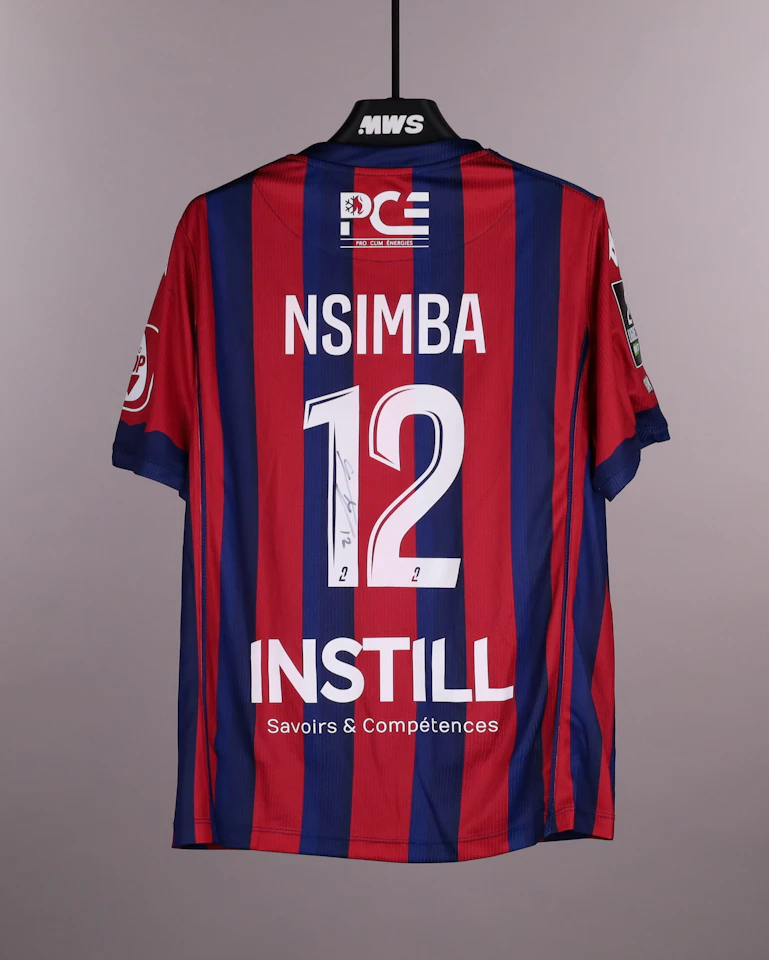 来自Clermont Foot 63的Vital Nsimba球衣