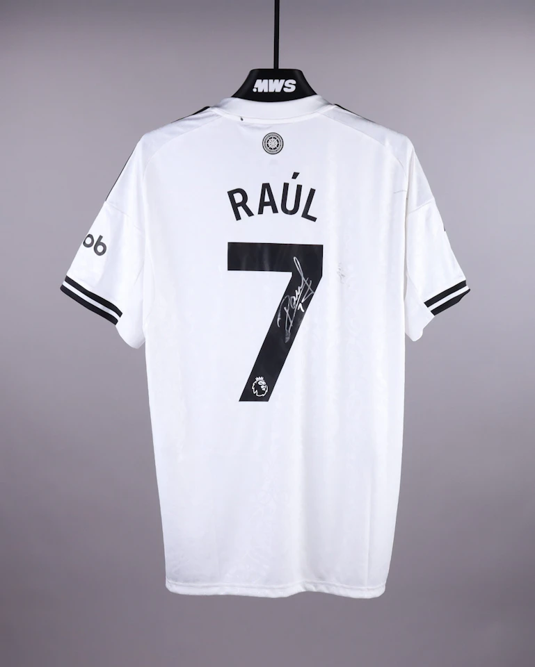 Raúl Jiménez Fulham forması