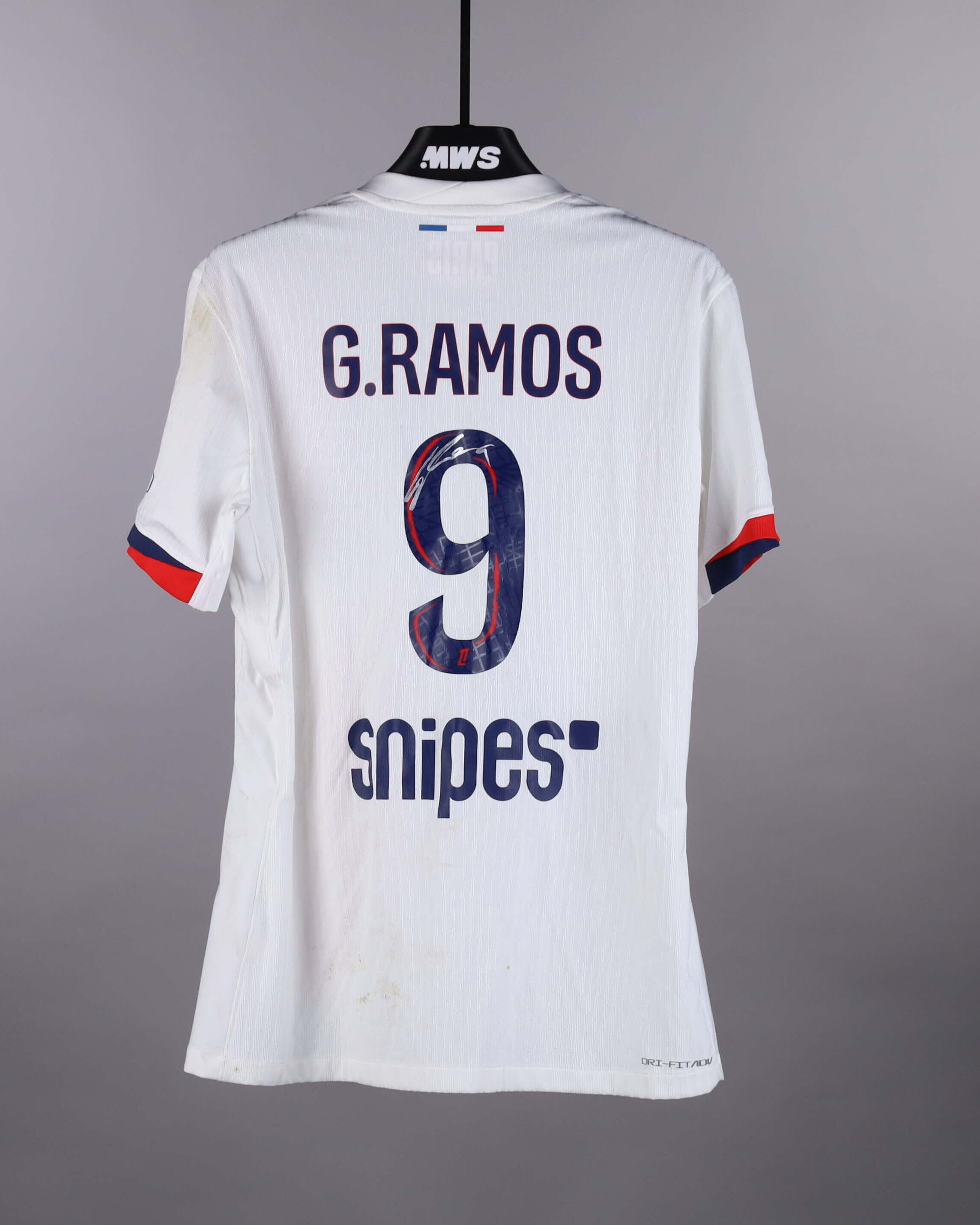 Gonçalo Ramos Paris Saint-Germain shirt
