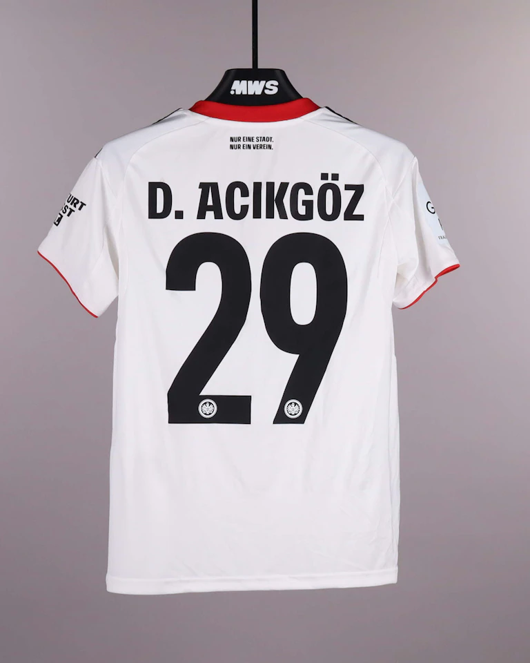 来自Eintracht Frankfurt W的Dilara Acikgoz球衣