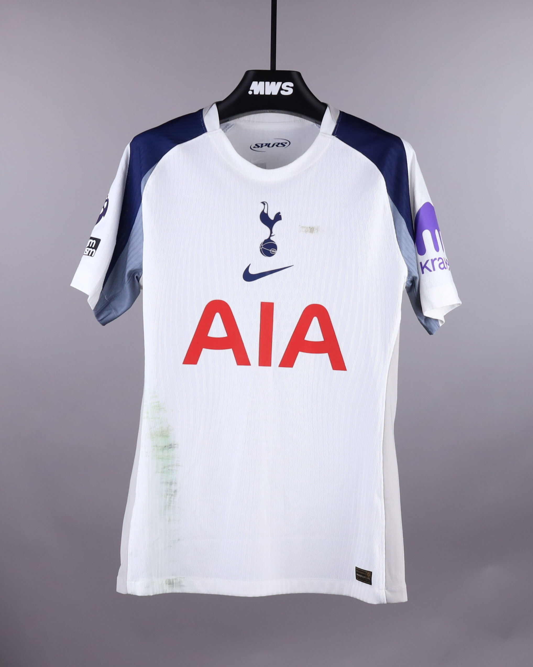 Pedro Porro Tottenham Hotspur shirt
