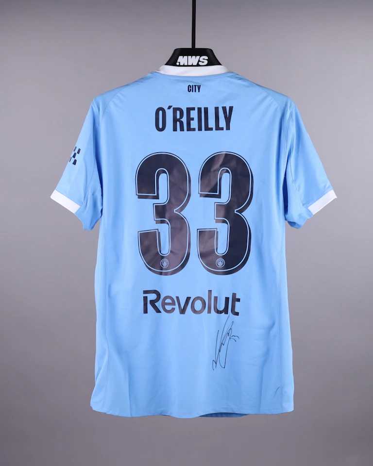 来自Manchester City的Nico O'Reilly球衣