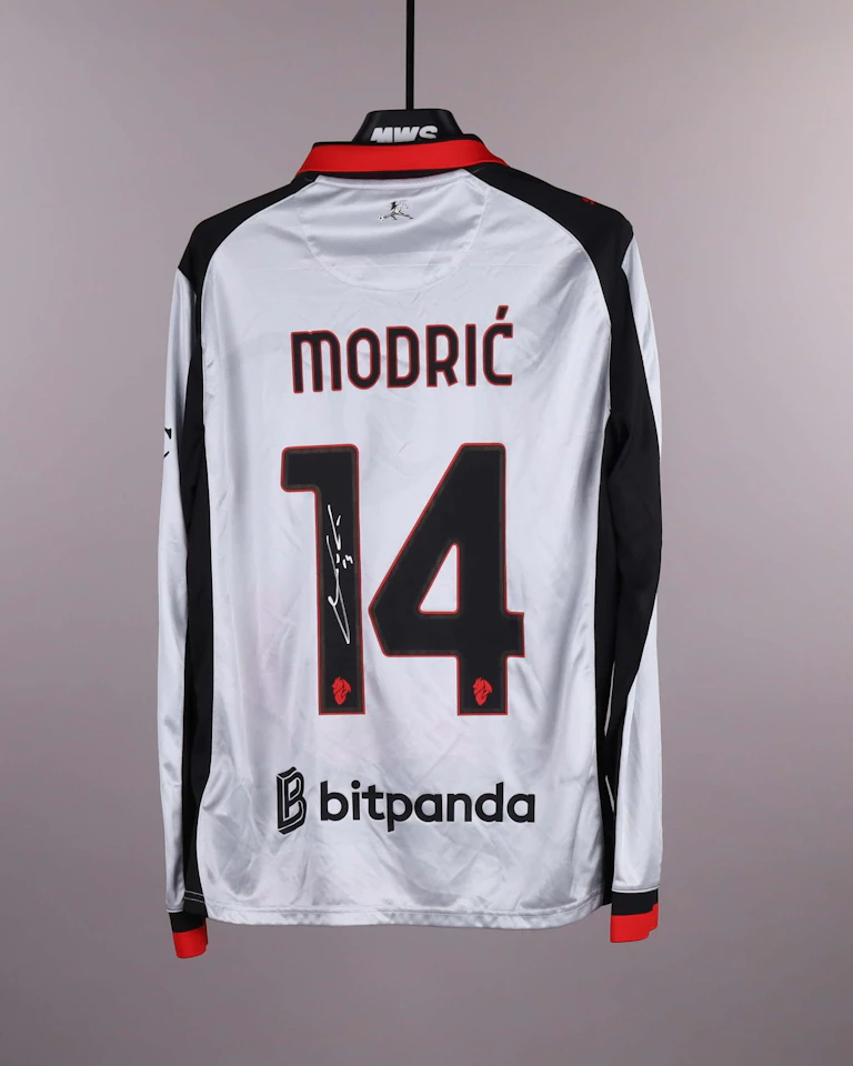 Luka Modrić AC Milan shirt